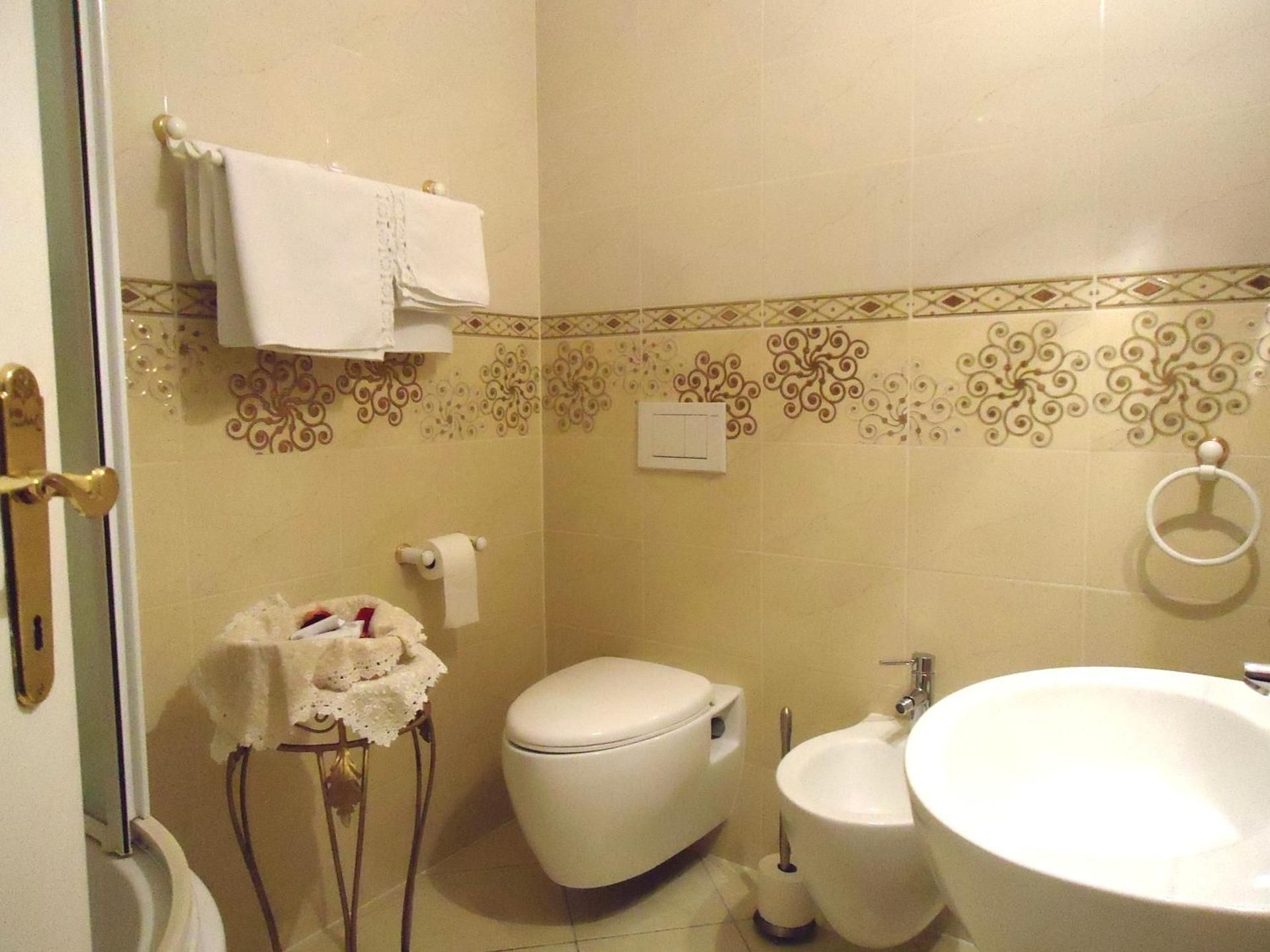 Allegro Hotel Double Room 2