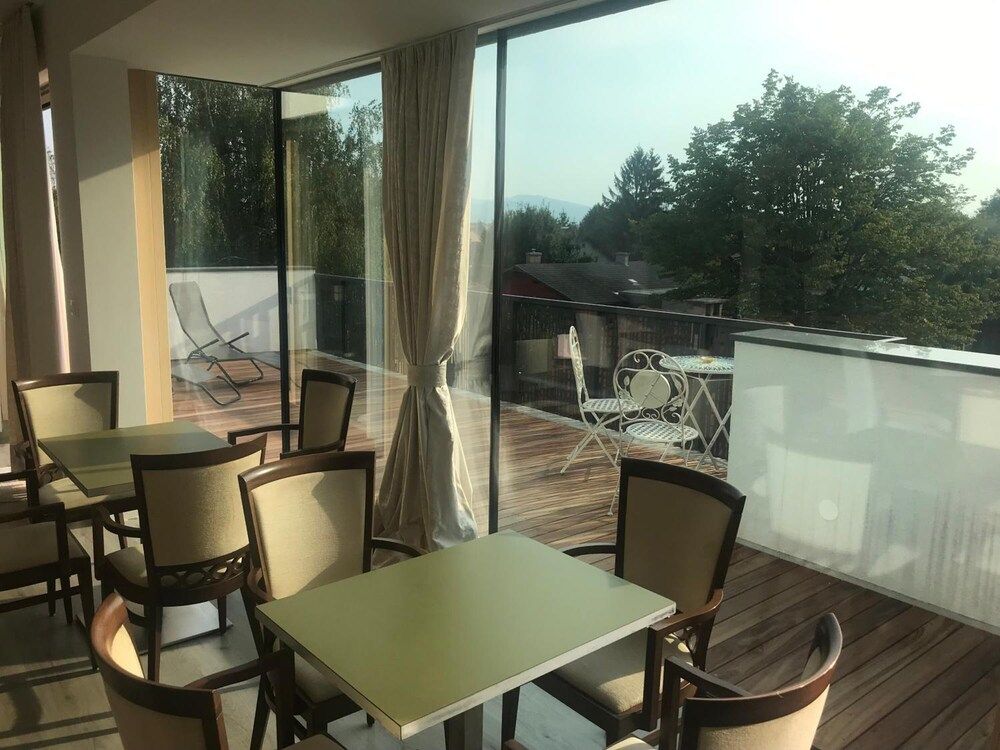 undefined Deluxe TIVOLI Suites 6