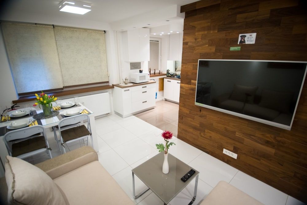 undefined First Floor Flat - Adults Only 10