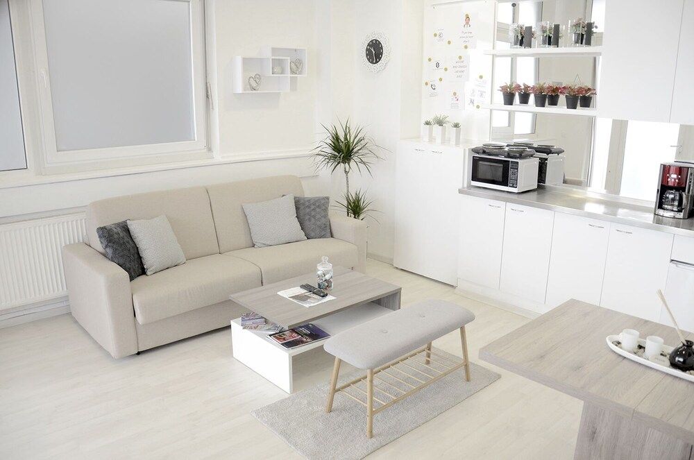 undefined B Apartment 6