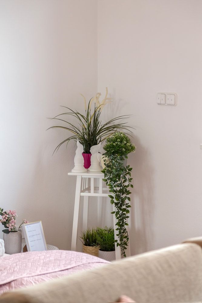 undefined Rooms and Apartments in Eagle's Nest 7