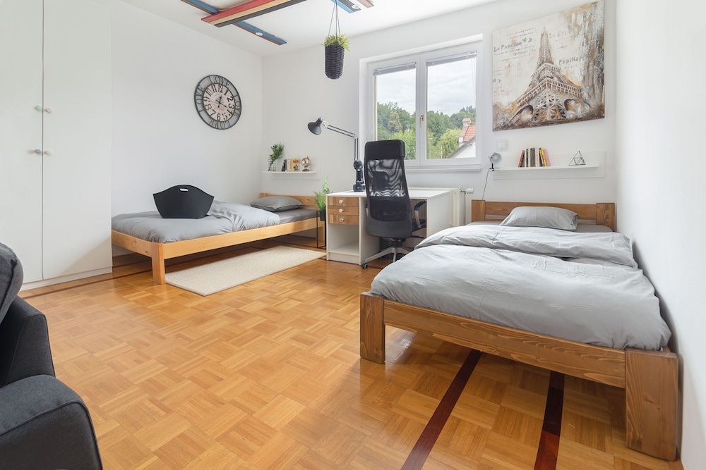 undefined Rooms and Apartments in Eagle's Nest 9