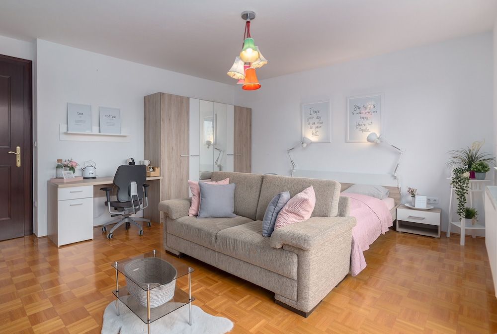 undefined Rooms and Apartments in Eagle's Nest 3