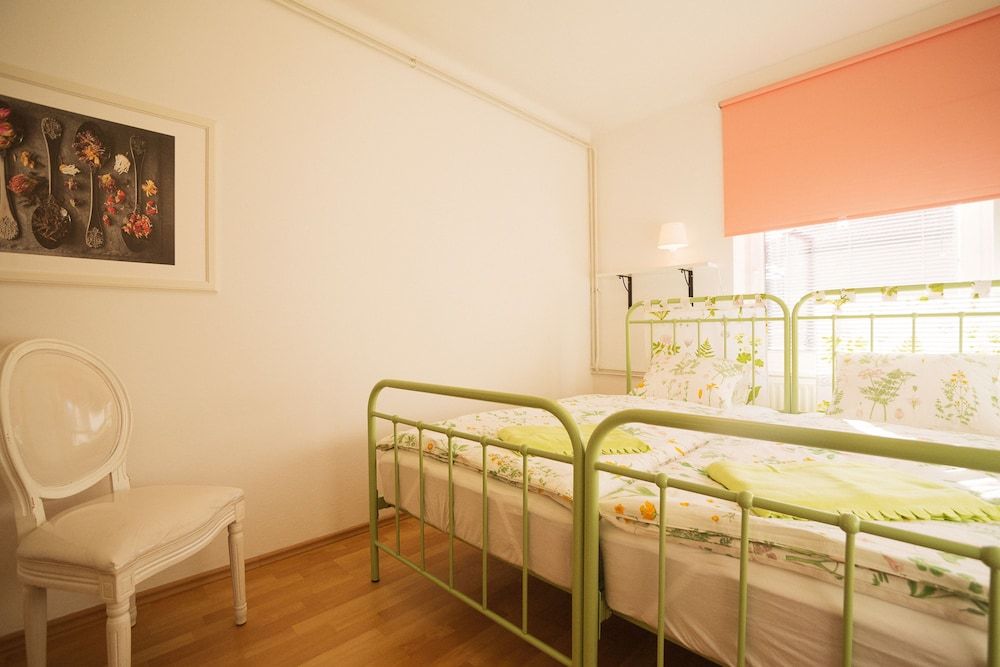 undefined Garden apartment 8