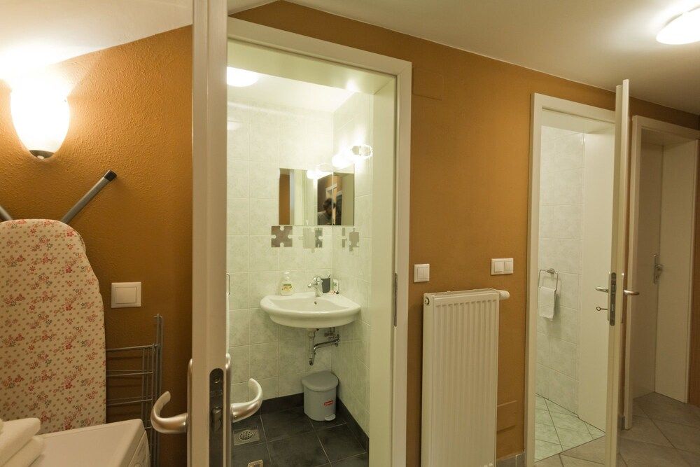 City Centre Apartments Deluxe Apartment (Split Level) 2