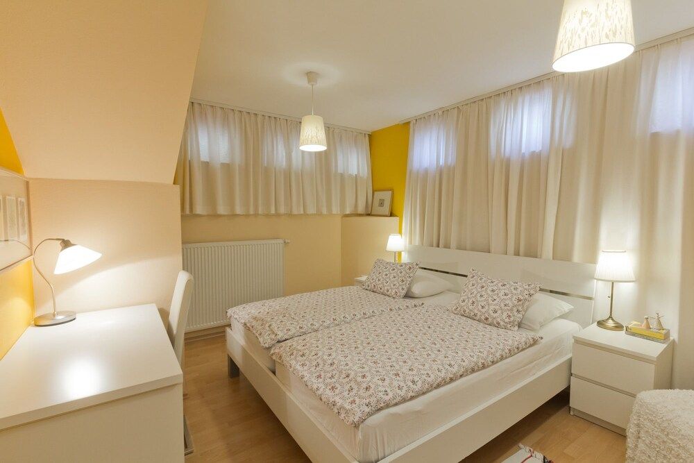 City Centre Apartments Deluxe Apartment (Split Level) 4