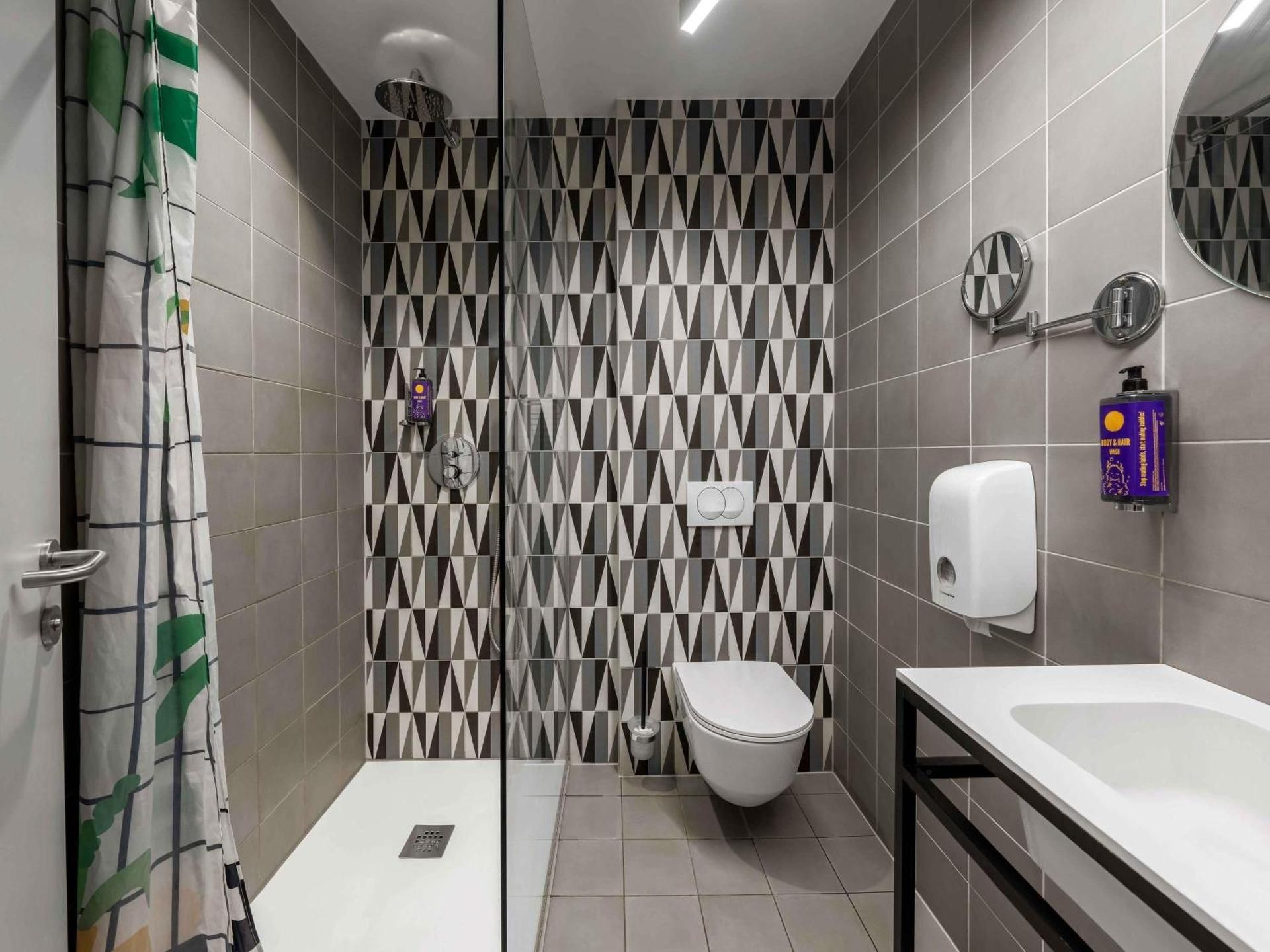 undefined ibis Styles Ljubljana The Fuzzy Log 6