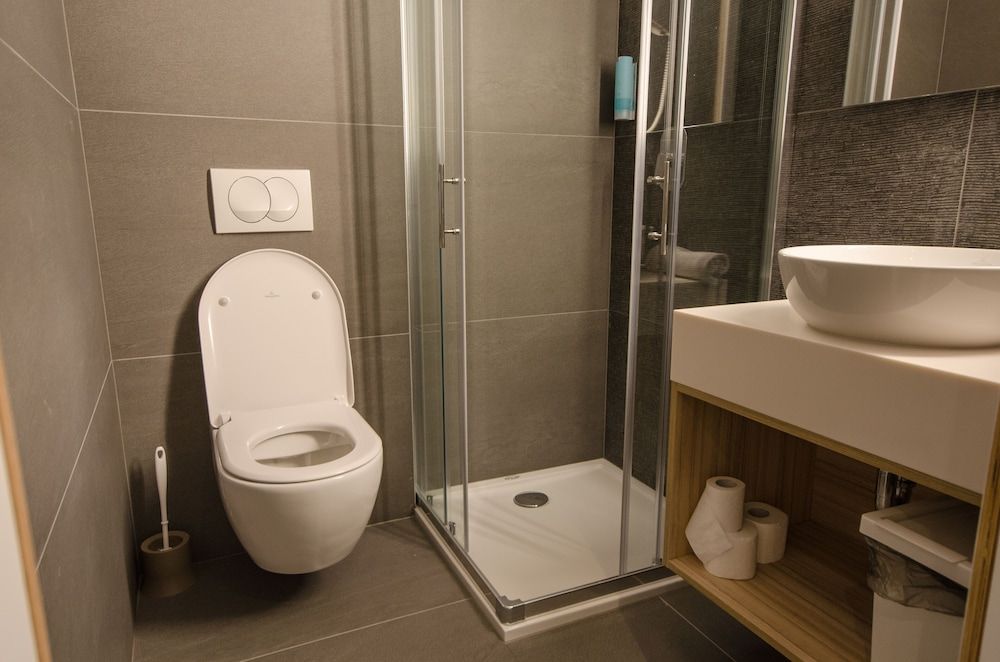 Cha Cha Rooms Superior Double Room 4