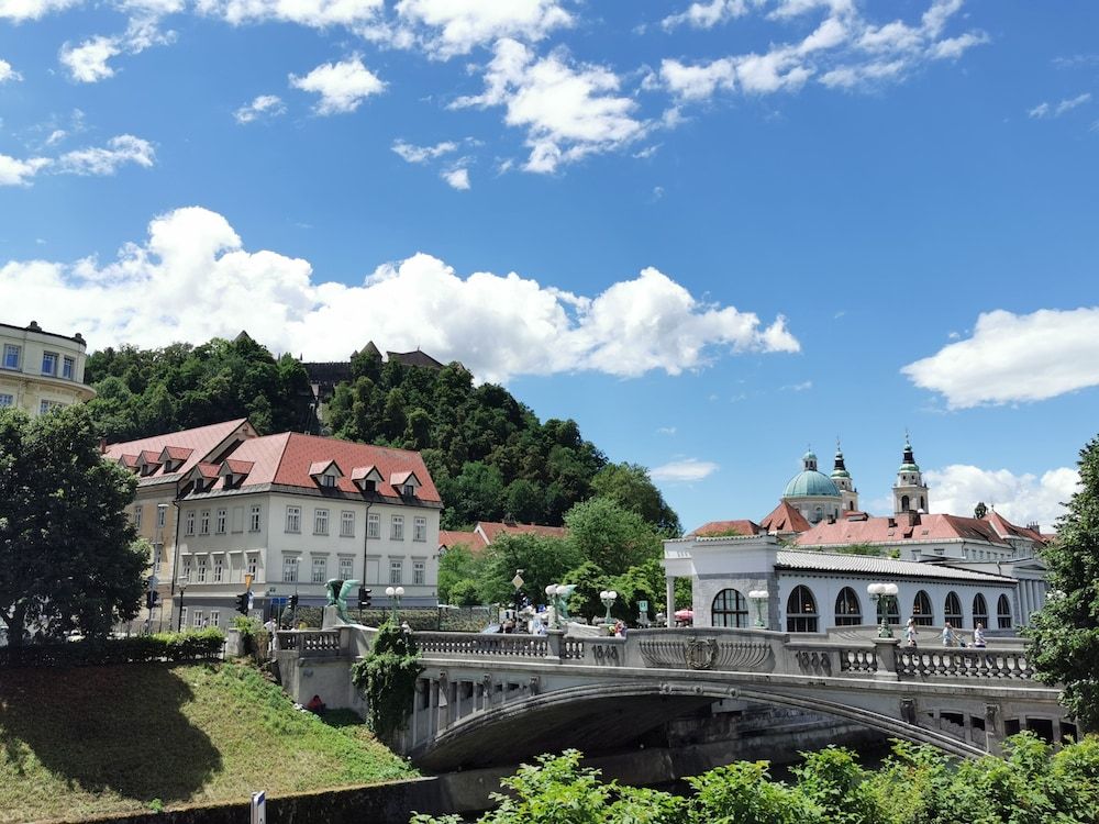 undefined Cha Cha Rooms 8