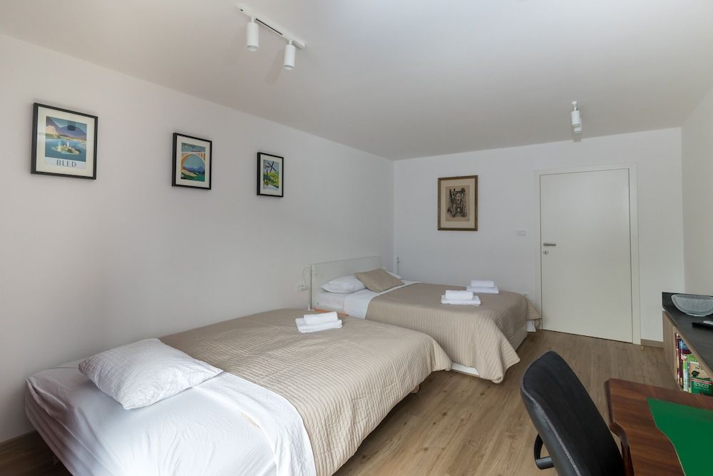 undefined Jojo Apartment 8