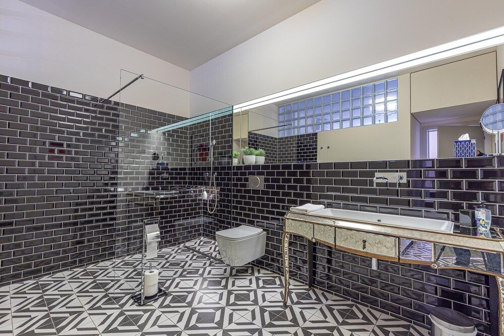 undefined Tromostovje I In Heart of Ljubljana 7