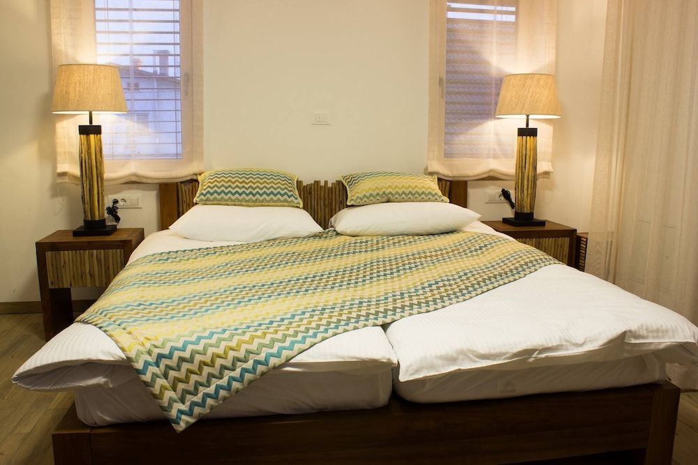 undefined Shangri La Rooms - Adults Only 4