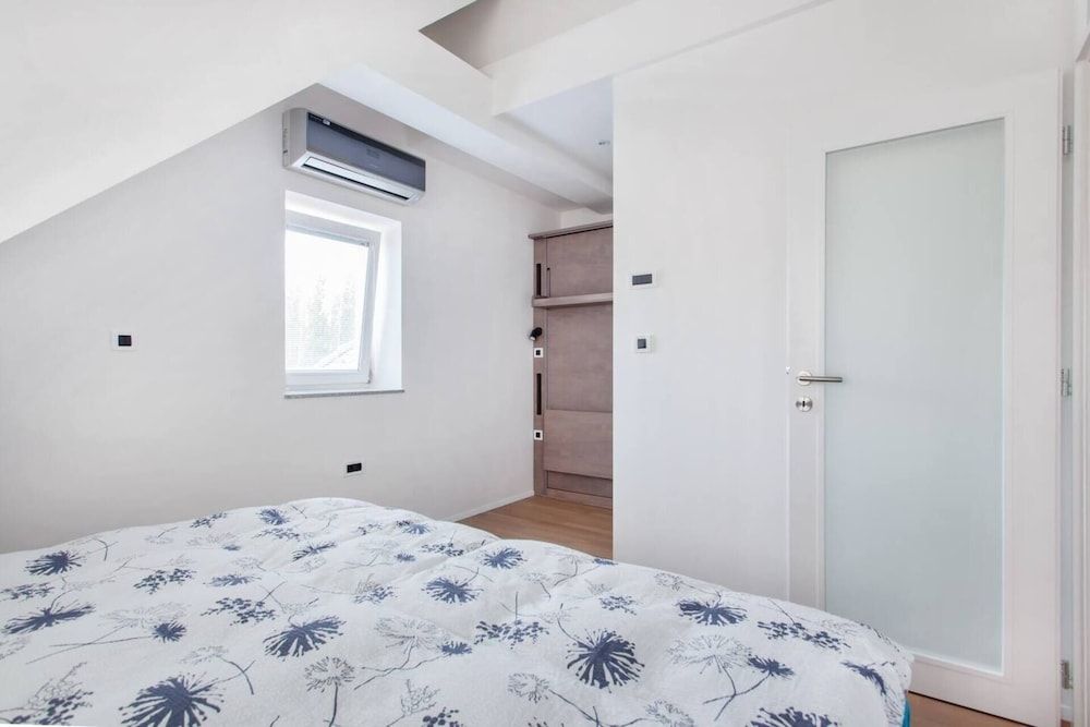 Ljubljana Riverbank Apartment in City Centre! Apartment 3