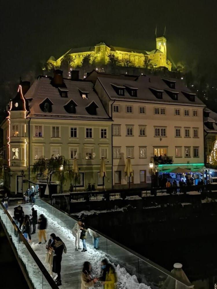 Ljubljana Riverbank Apartment in City Centre! Apartment 18