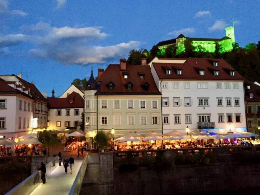 Ljubljana Riverbank Apartment in City Centre! Apartment 19