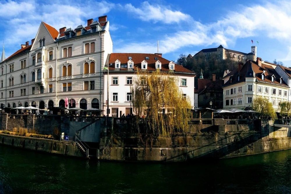 undefined Ljubljana Riverbank Apartment in City Centre! 4