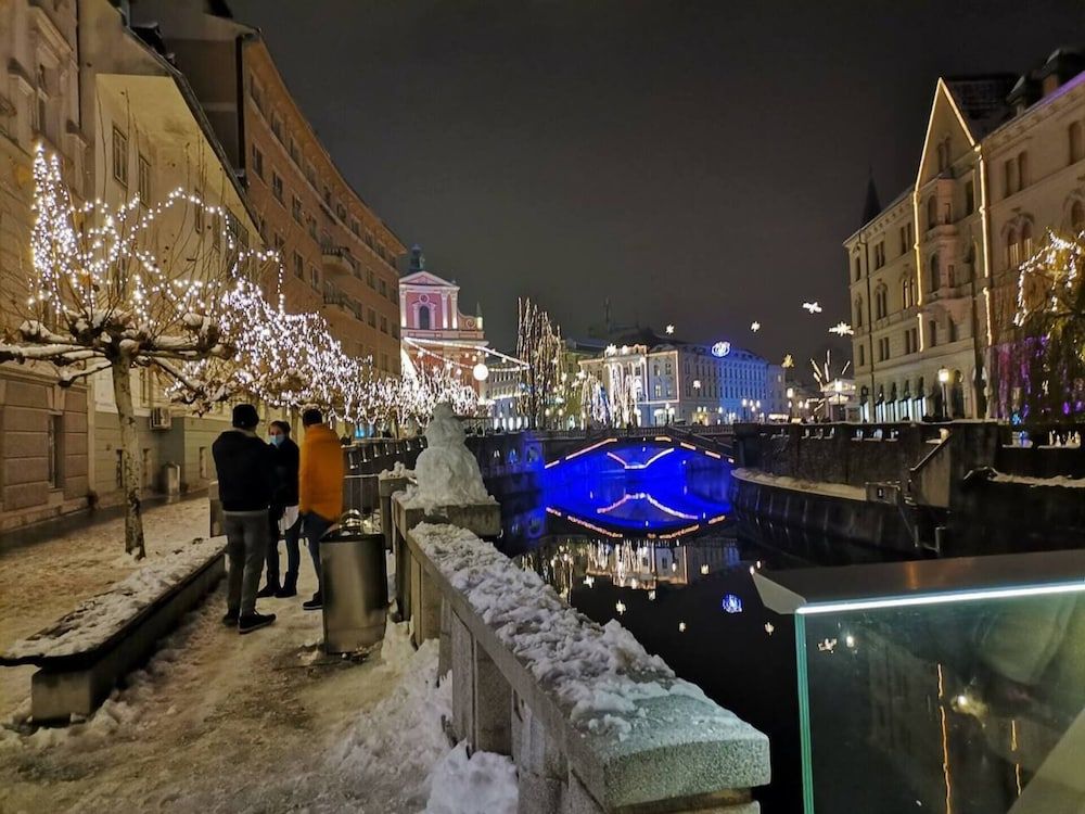 undefined Ljubljana Riverbank Apartment in City Centre! 9