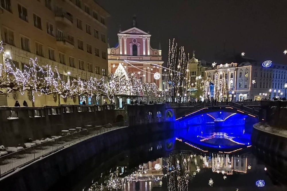 undefined Ljubljana Riverbank Apartment in City Centre! 7