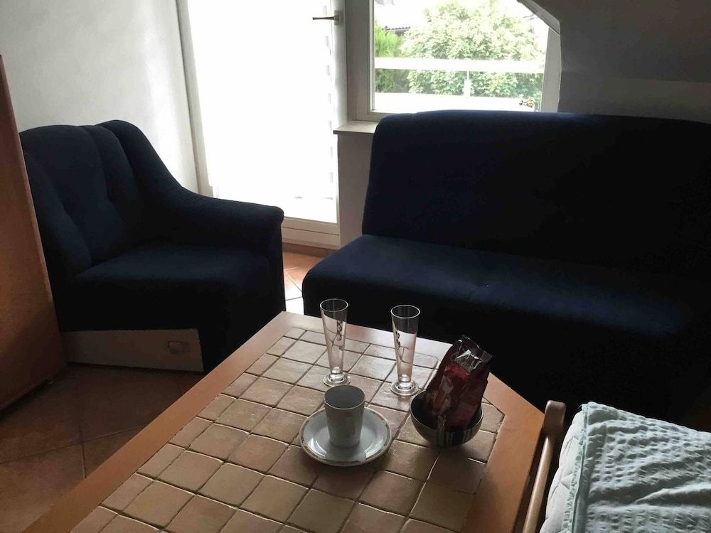 undefined Room With Shared Bathroom 8