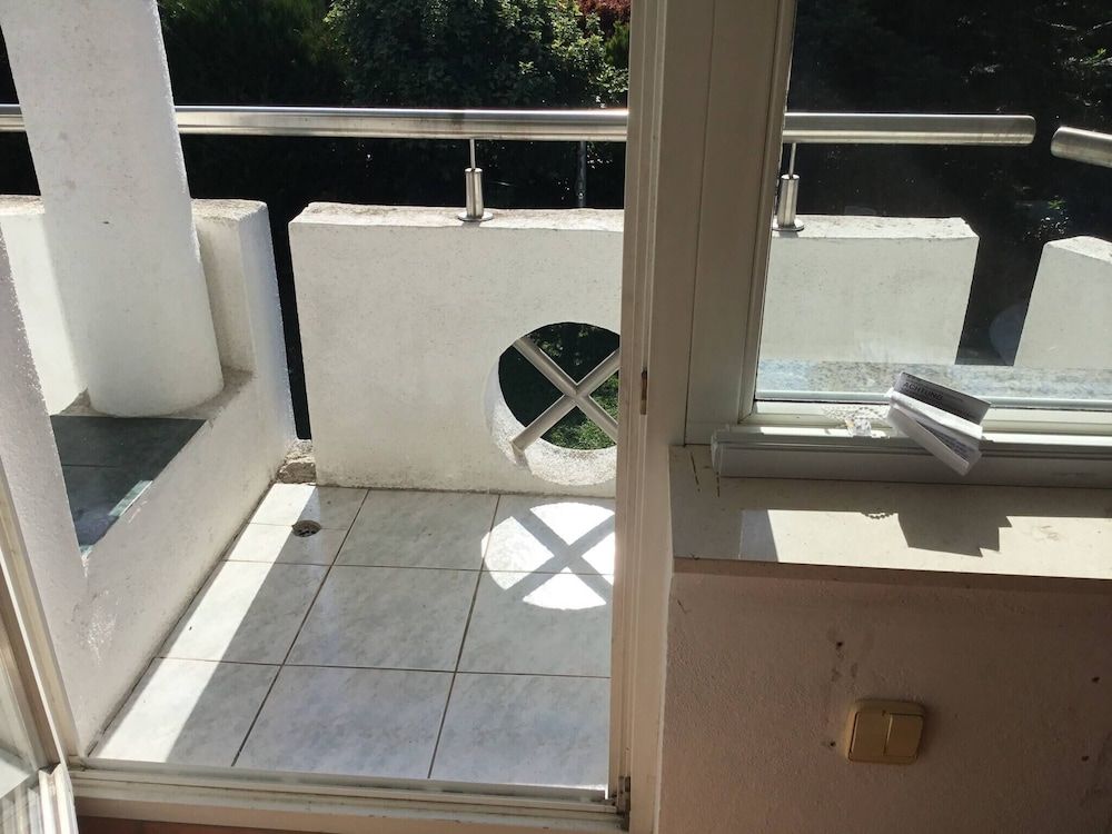 undefined Room With Shared Bathroom 9