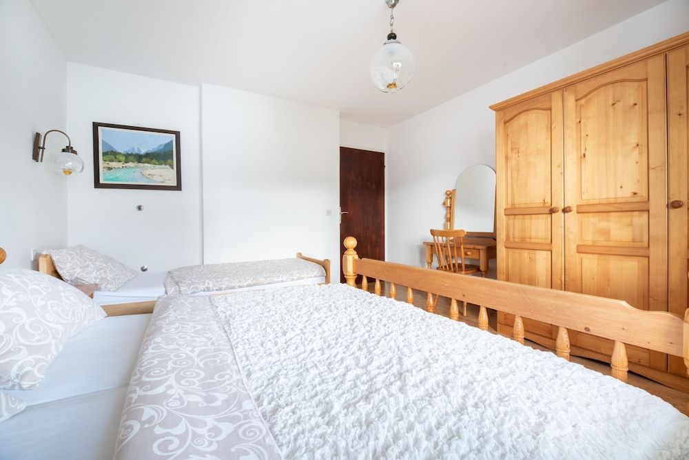 Apartments Svetina Apartment, 2 Bedrooms (6 Adults) 3