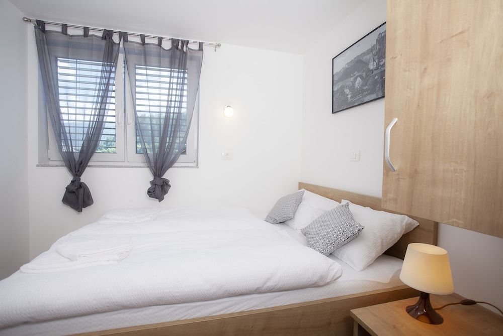 Razingar Apartments Family Apartment, 2 Queen Beds (Ana) 3