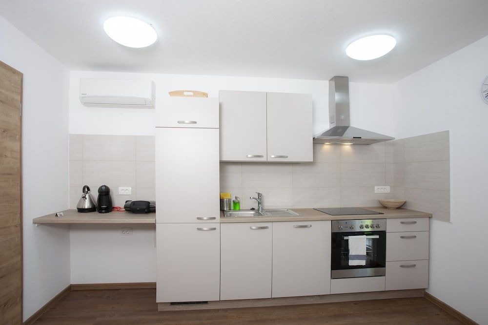 undefined Razingar Apartments 5