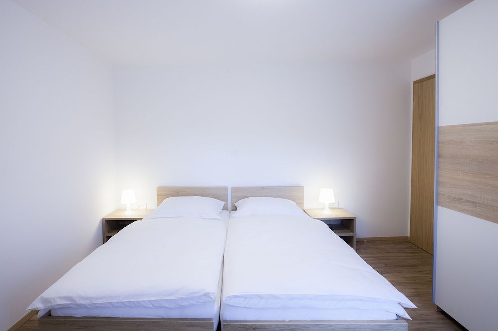 undefined Razingar Apartments