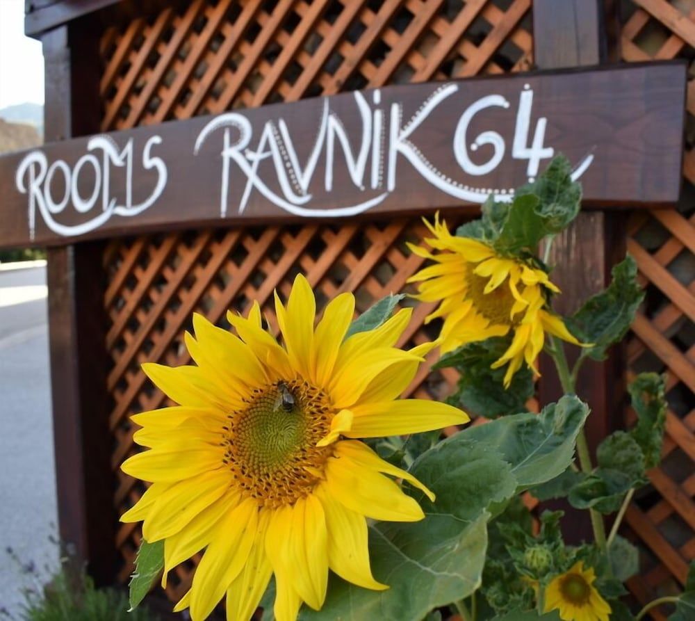 undefined SOBE RAVNIK 9