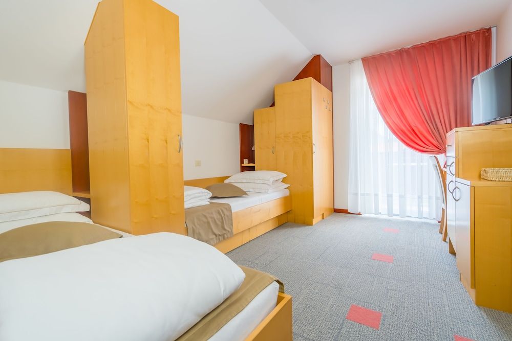 Twin Room, Balcony