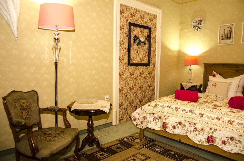 Design Suite, 1 Queen Bed, Mountain View