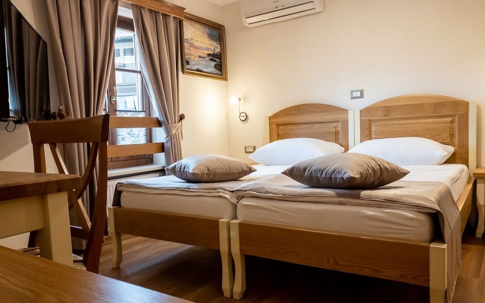 Economy Room, 1 Queen Bed, Non Smoking