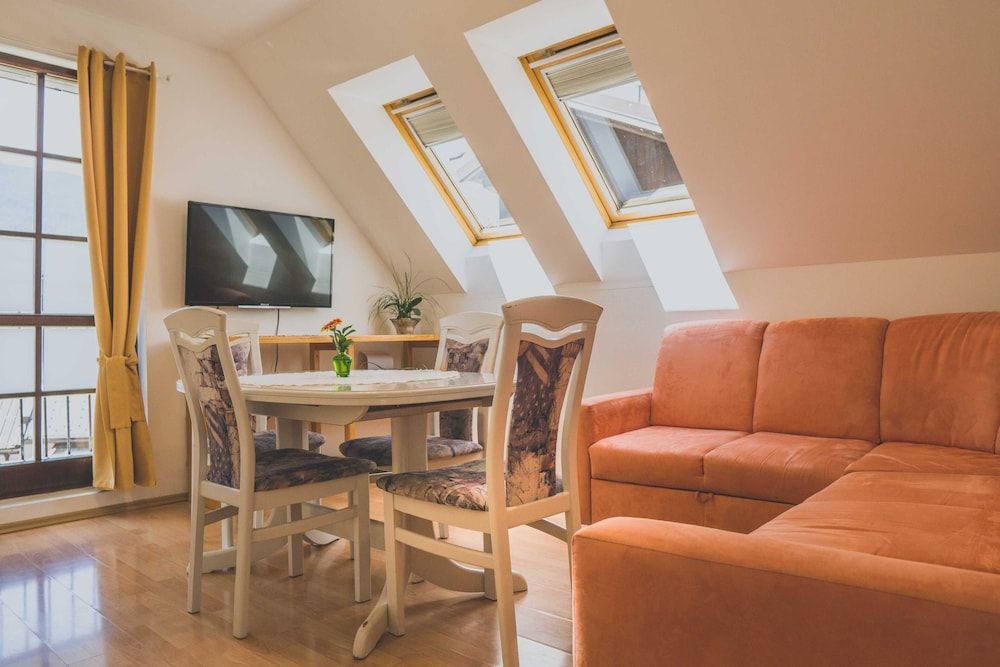 Apartment (Apartment Amak with free onsite parki)