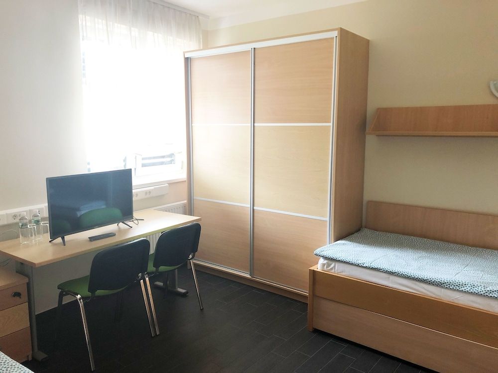 S hotel Studio, 1 Twin Bed 5