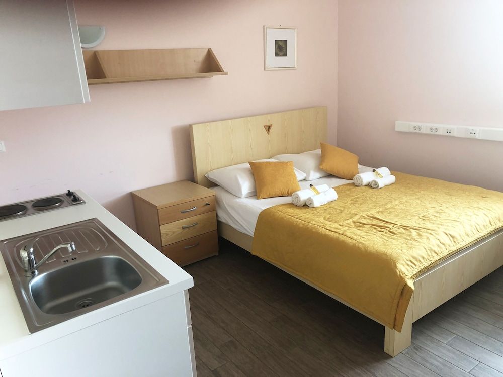 S hotel Studio Double Bed 4