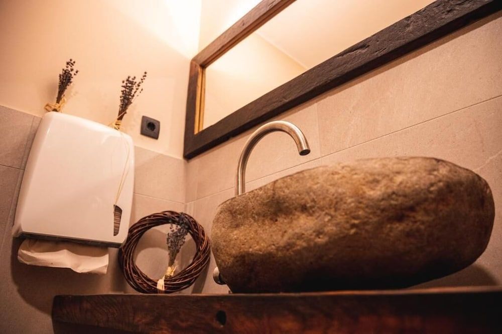 Nesting Resort posestvo SONČNI RAJ Comfort Cabin 9