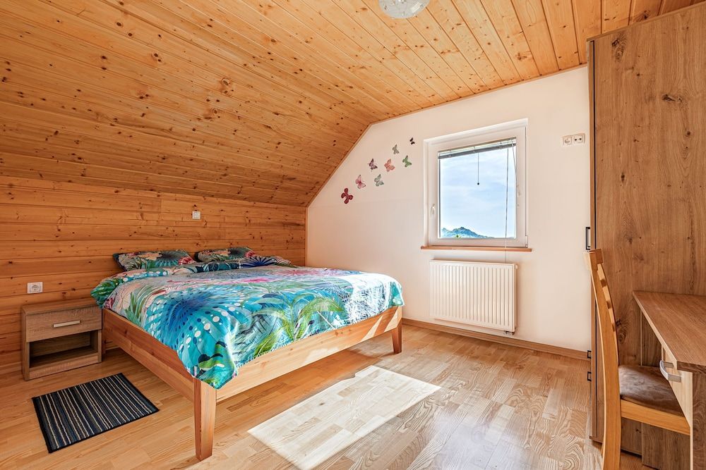Family Chalet, 3 Bedrooms, 2 Bathrooms, Mountainside (Ranch Stojnšek House With Sauna)