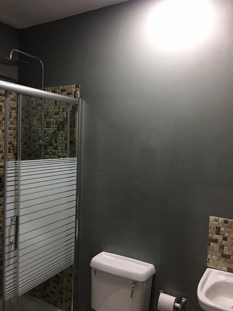 Island Vibes Suites Comfort Studio Suite, 2 Queen Beds (Room 3) 8