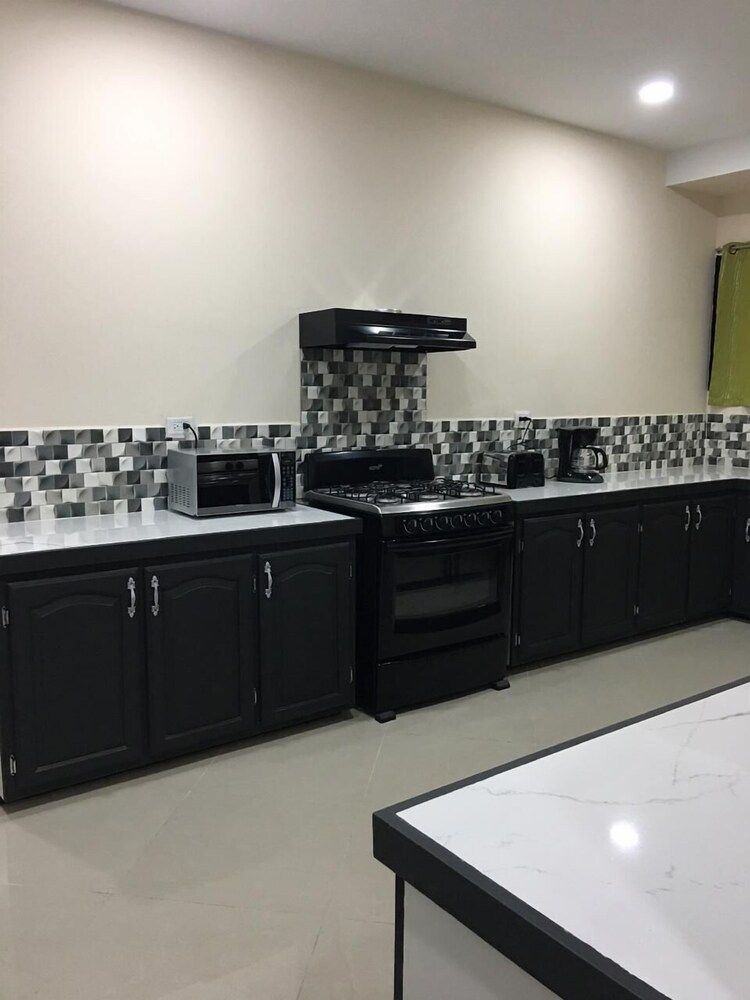 Island Vibes Suites Comfort Studio, 1 Bedroom (Room 2) 13