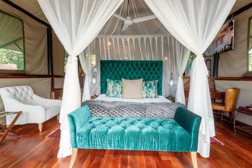 Tintswalo Siankaba Superior Tent, 1 Bedroom, River View 3