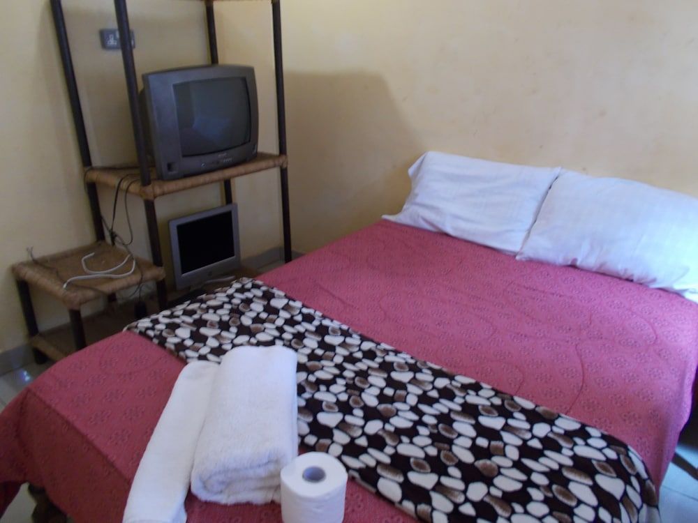 undefined Shantumbu Lodge 9