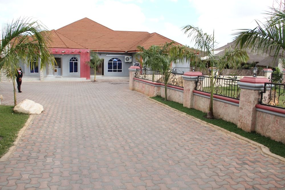 undefined Twalumba Lodges