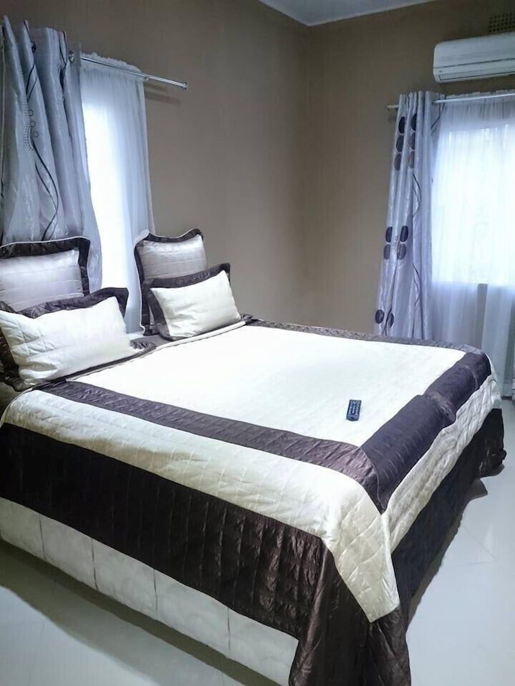 undefined Mercury Gardens Lodge at Muzala 7