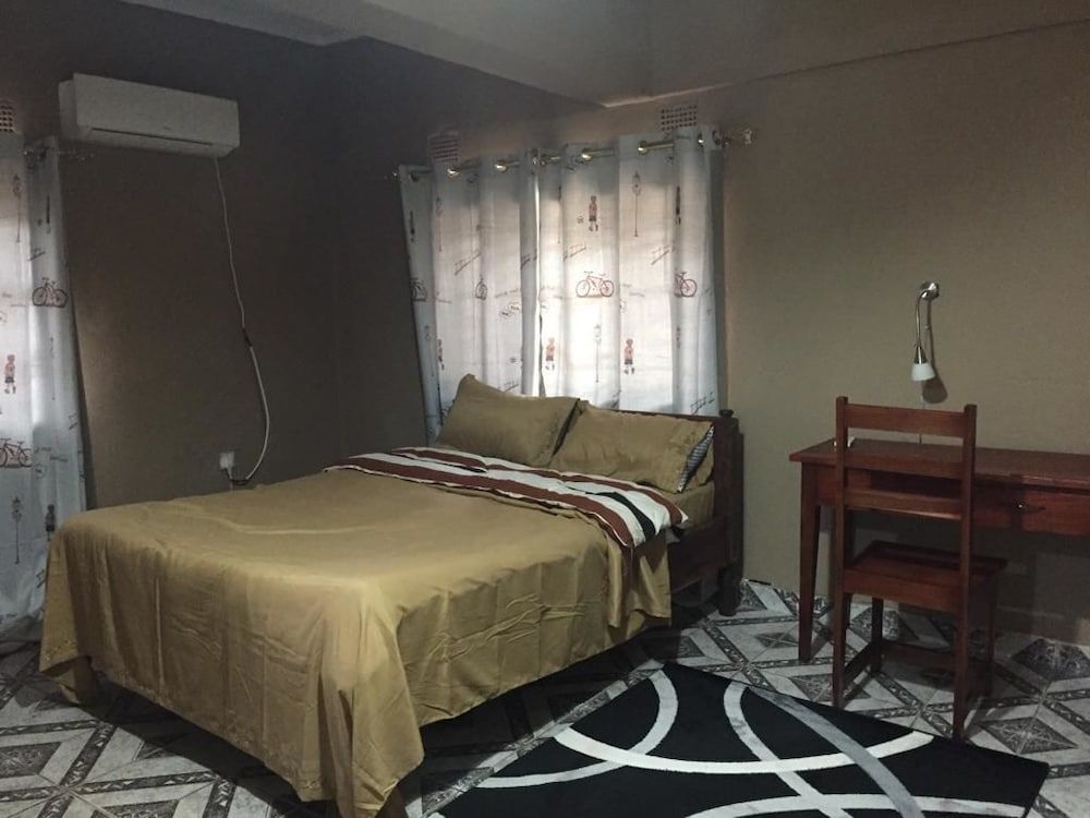 undefined Hooters Lodge 10