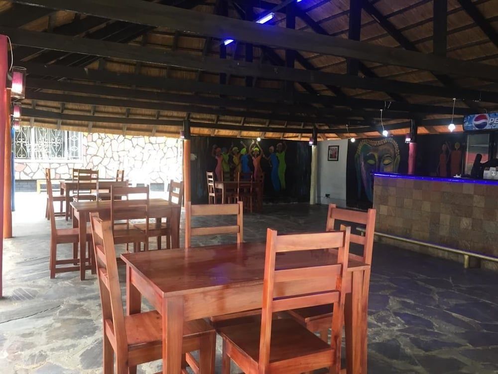 undefined Hooters Lodge 4