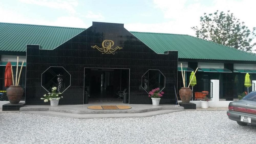 undefined Le Dolphin's Grand Paradiso Hotel 2