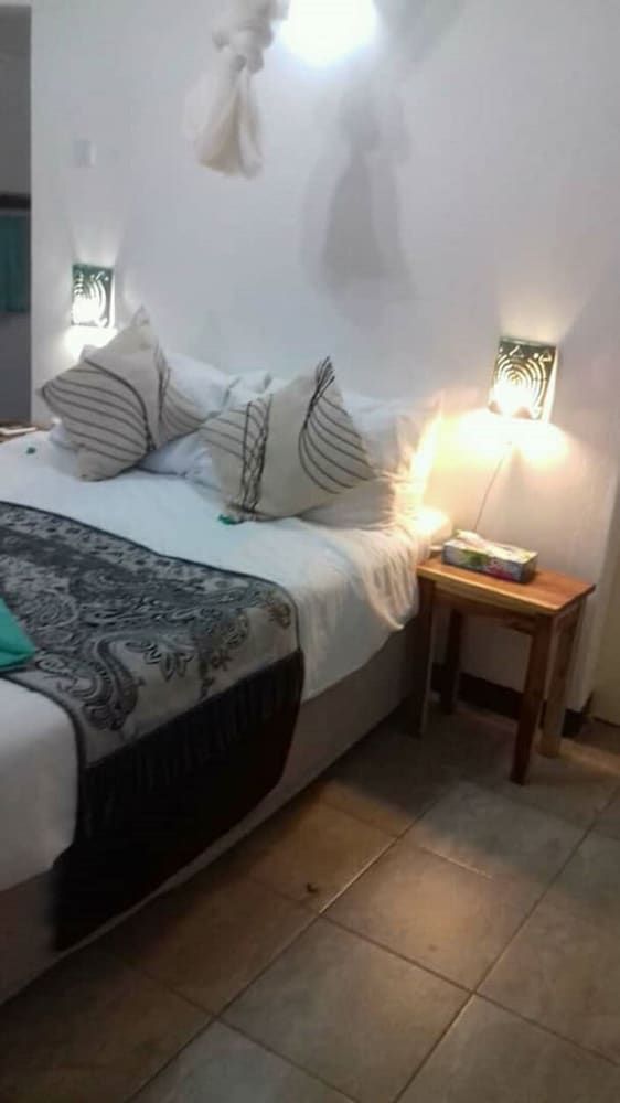 undefined Mwayose Lodge 4