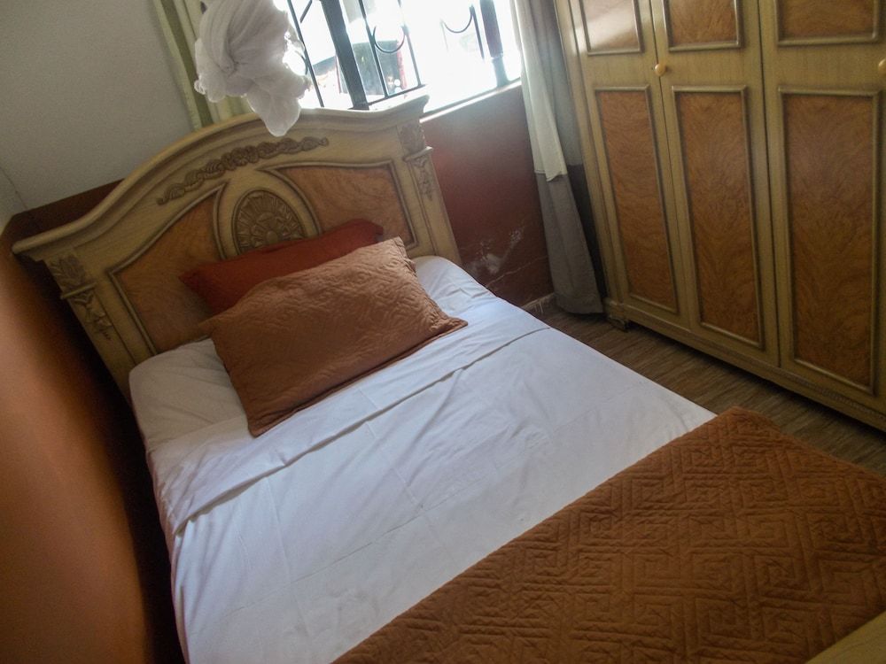 undefined Acamms Lodge Roma