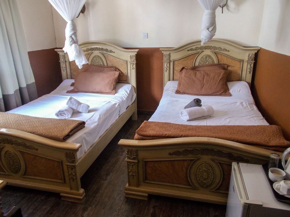 undefined Acamms Lodge Roma 3