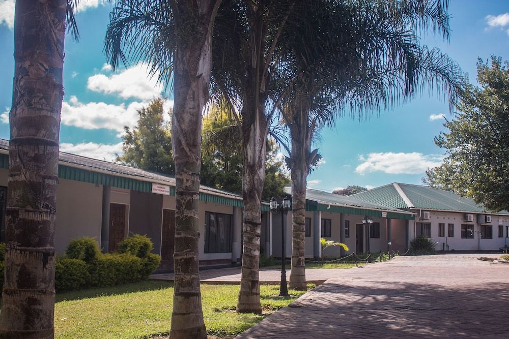 undefined Acamms Lodge Roma 6